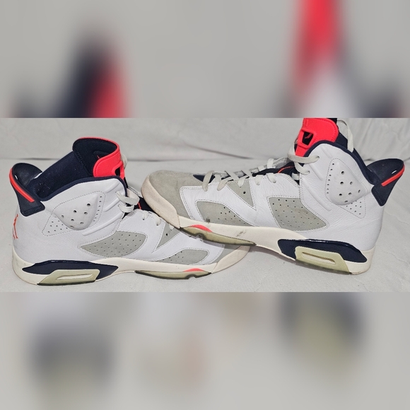 Air Jordan Retro 6 - Picture 3 of 3